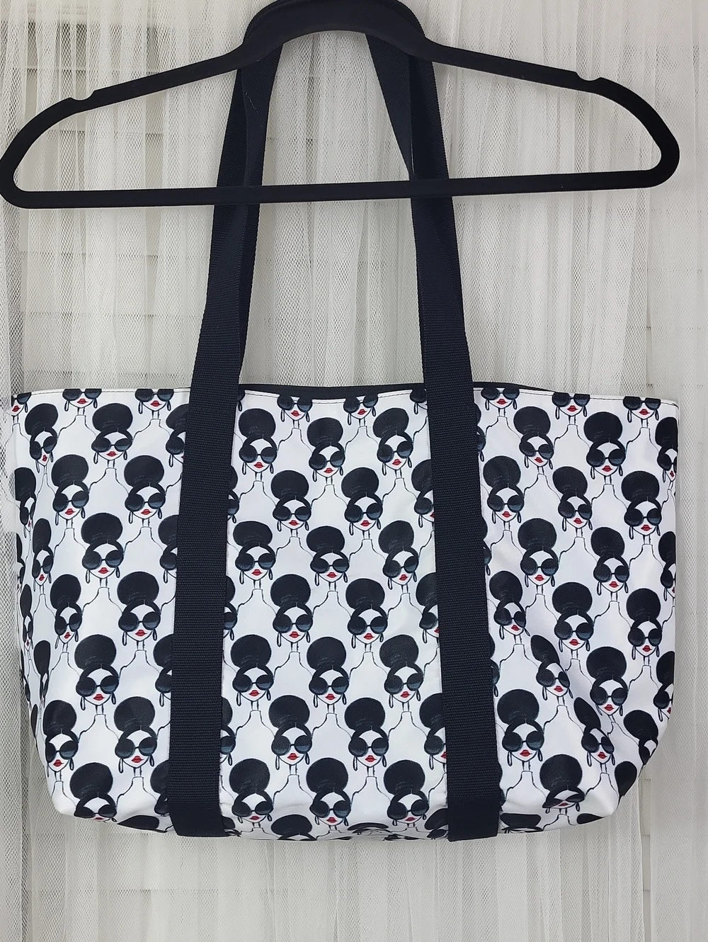 Alice + Olivia spacious black